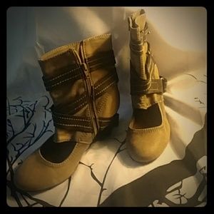 Limelight Trooper Brown Ankle Boots size 8